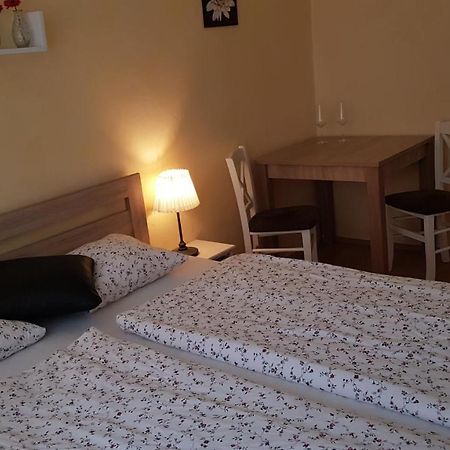 Apartman Lotos Mikulov Εξωτερικό φωτογραφία