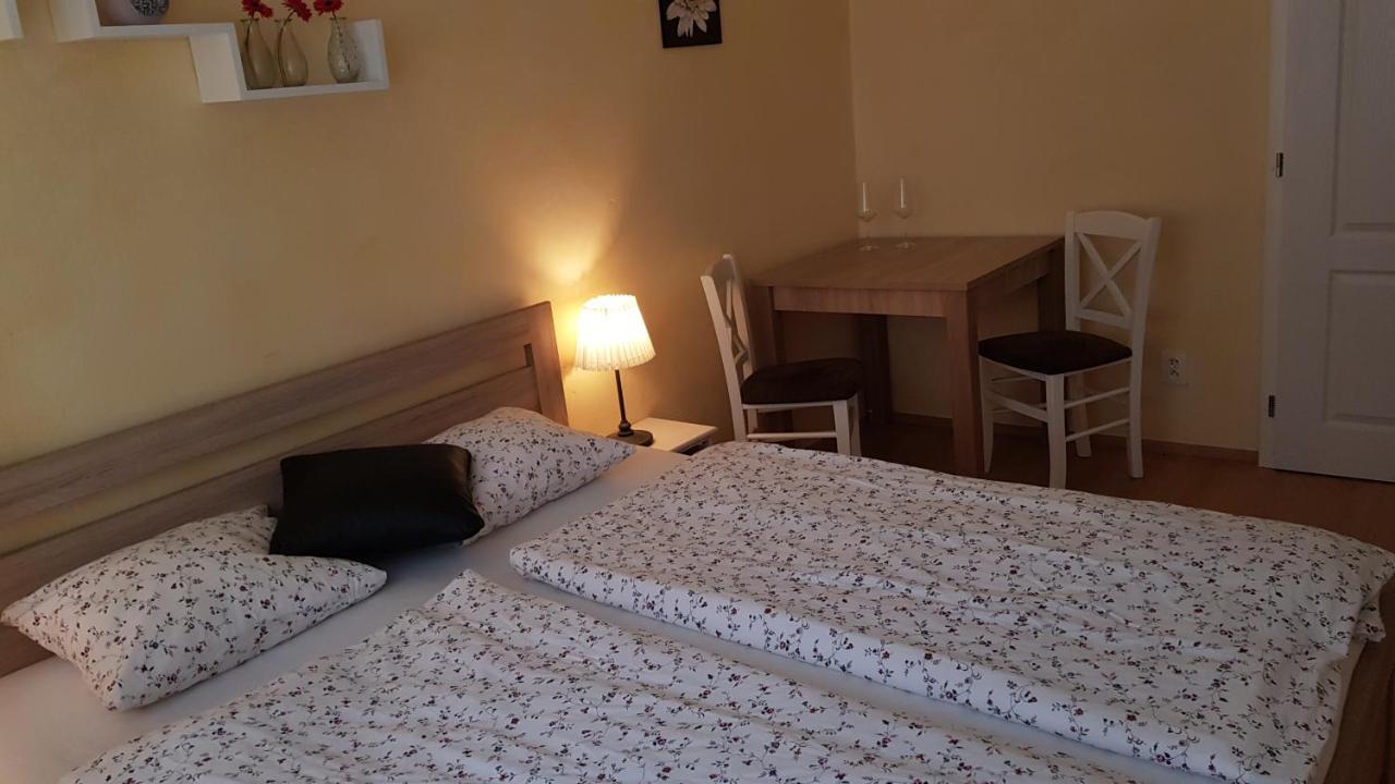 Apartman Lotos Mikulov Εξωτερικό φωτογραφία